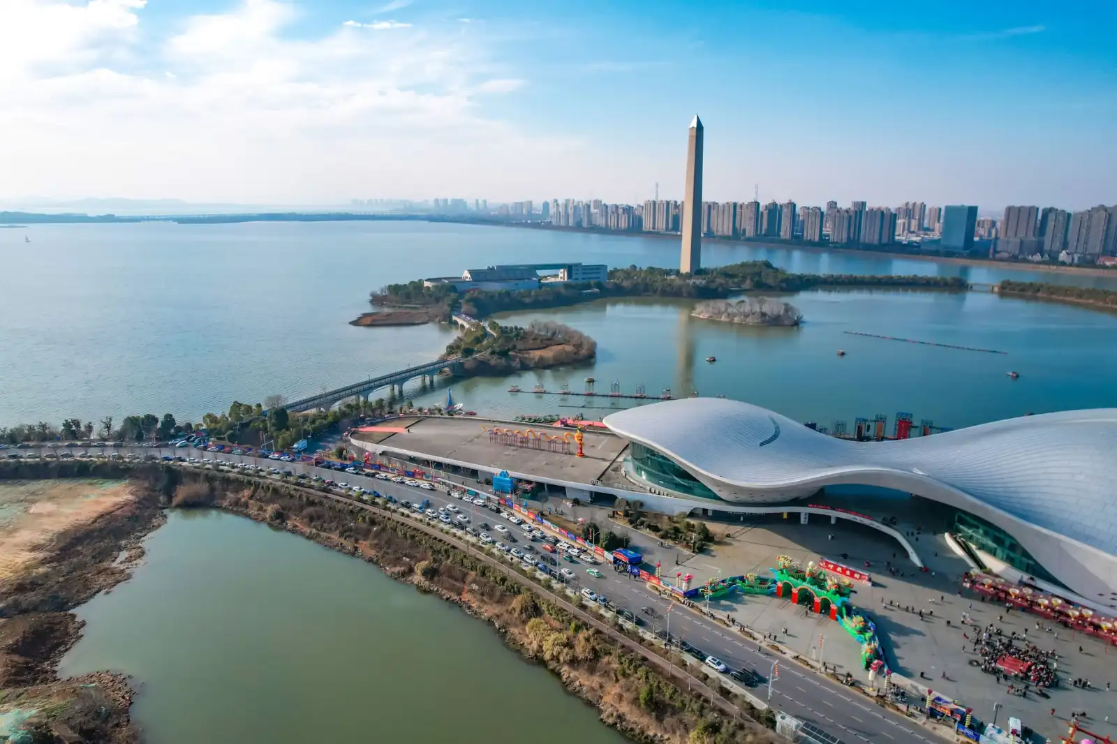 水务发展服务模式对比：传统供排水与一体化运营差异封面图